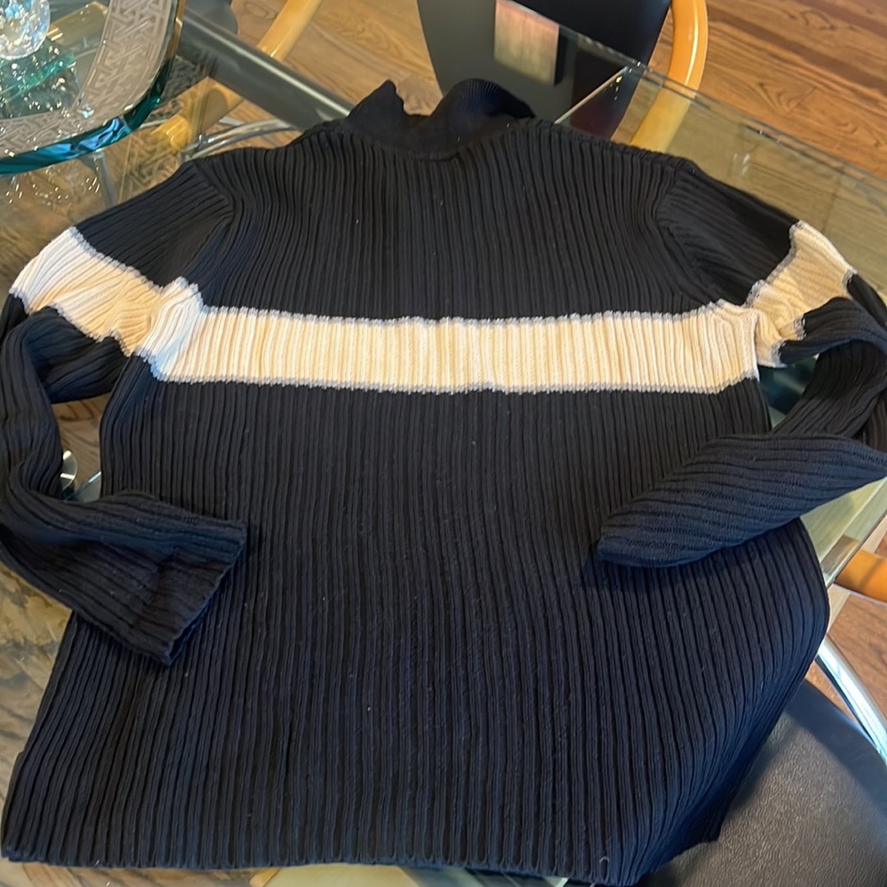 DKNY SWEATER - Picture 8 of 8